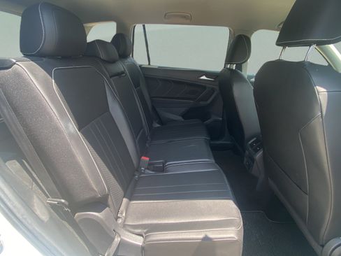 Used 2022 Volkswagen Tiguan SE FWD image 23
