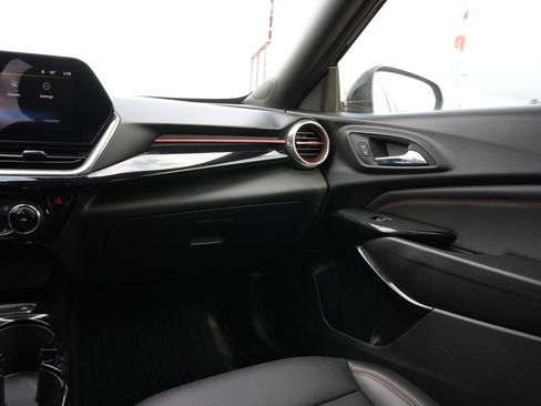 Used 2025 Chevrolet Trax RS w/ Driver Confidence Package image 5