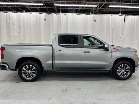 Used 2025 Chevrolet Silverado 1500 LT AWD/4WD image 6