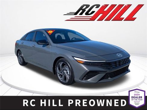 Used 2025 Hyundai Elantra Sport image 1