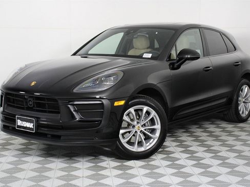 Certified 2025 Porsche Macan image 1