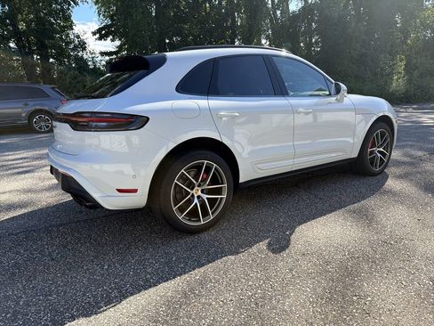 Used 2023 Porsche Macan S AWD/4WD image 14