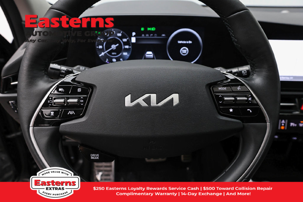 Used 2023 Kia Niro Wave w/ Wave Preserve Package FWD image 11