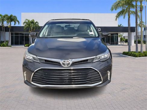 Used 2016 Toyota Avalon Limited image 2
