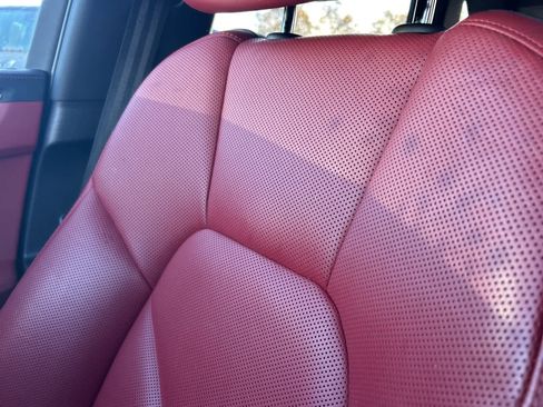 Used 2023 Porsche Macan image 44