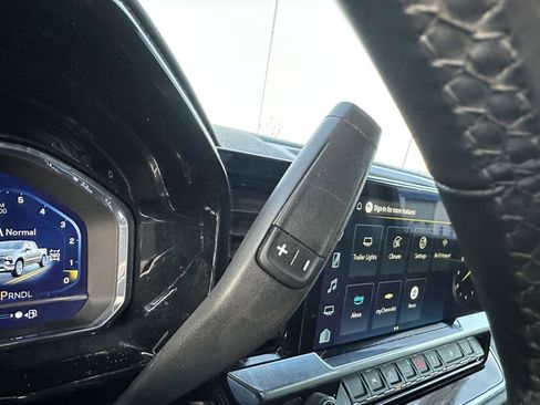 Used 2025 Chevrolet Silverado 1500 LT image 25