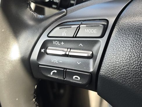 Used 2018 Hyundai Kona Limited AWD/4WD image 35