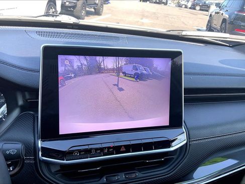 Certified 2022 Jeep Compass Altitude w/ Sun and Sound Group image 28