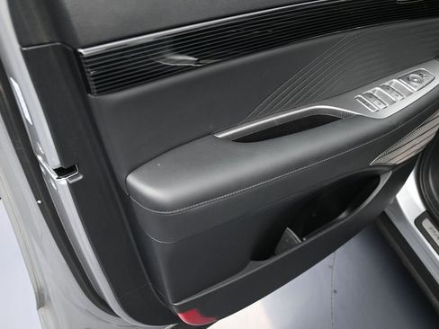 Used 2023 Hyundai Palisade Calligraphy image 13