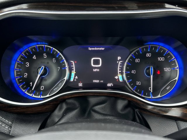 Used 2024 Chrysler Pacifica Limited w/ Uconnect Theater Family Group AWD/4WD image 31