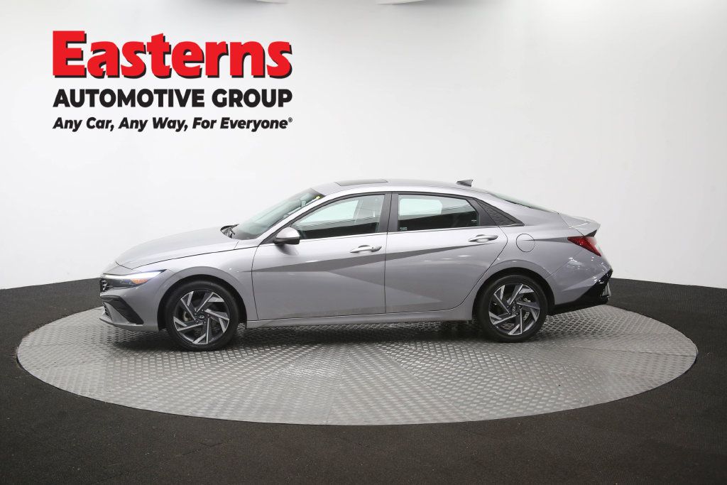Used 2025 Hyundai Elantra SEL FWD image 64