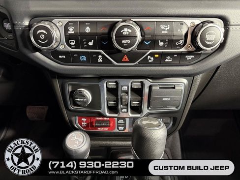 Used 2025 Jeep Wrangler Unlimited Rubicon 4xe w/ Safety Group AWD/4WD image 29