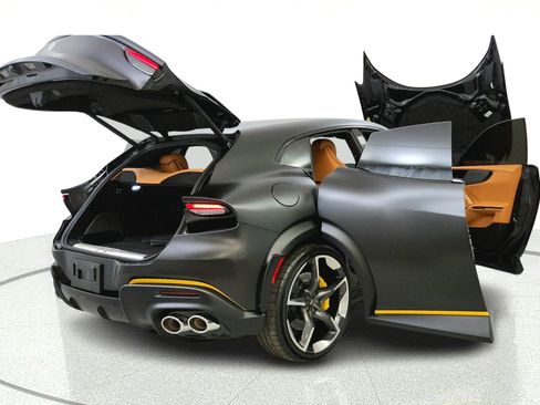 Used 2024 Ferrari Purosangue AWD/4WD image 11