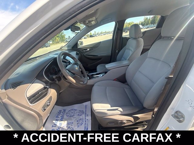 Used 2022 Chevrolet Malibu LT FWD image 18
