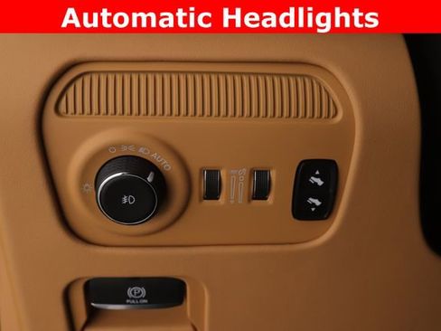 Used 2023 Jeep Grand Wagoneer Series III w/ Rear Seat Video Group 1 image 21