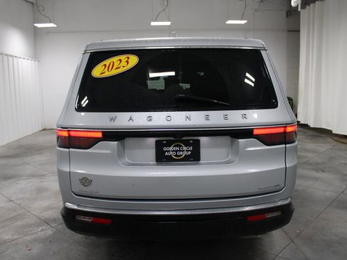 Used 2023 Jeep Wagoneer L Series III w/ Preferred Equipment Group image 8