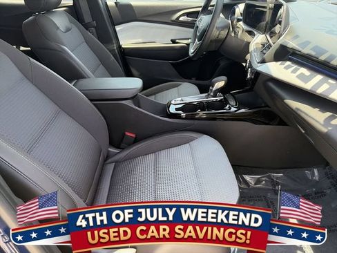 Used 2024 Chevrolet Trax LT w/ Driver Confidence Package FWD image 12