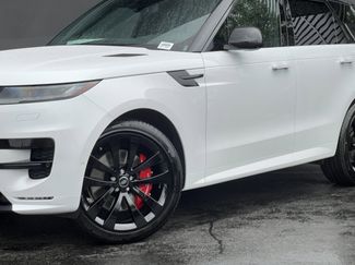New 2025 Land Rover Range Rover Sport Dynamic SE video 2