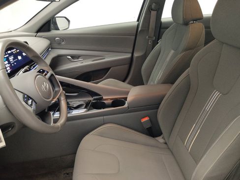 Used 2025 Hyundai Elantra SEL FWD image 17