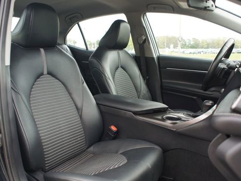 Used 2024 Toyota Camry SE image 20