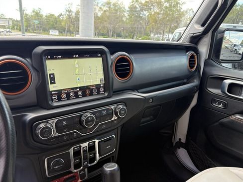 Used 2022 Jeep Gladiator Mojave w/ Trailer Tow Package AWD/4WD image 16