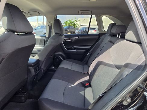 Used 2025 Toyota RAV4 XLE FWD image 29