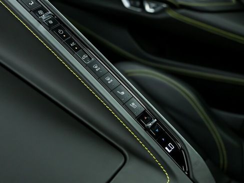 Used 2021 Chevrolet Corvette Stingray 3LT w/ Z51 Performance Package image 40