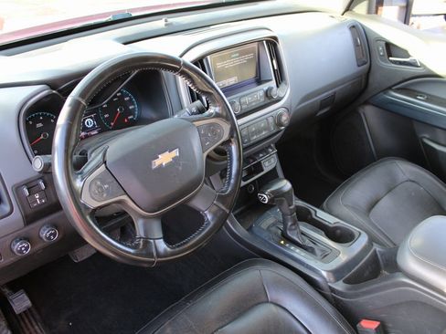 Used 2018 Chevrolet Colorado Z71 image 2