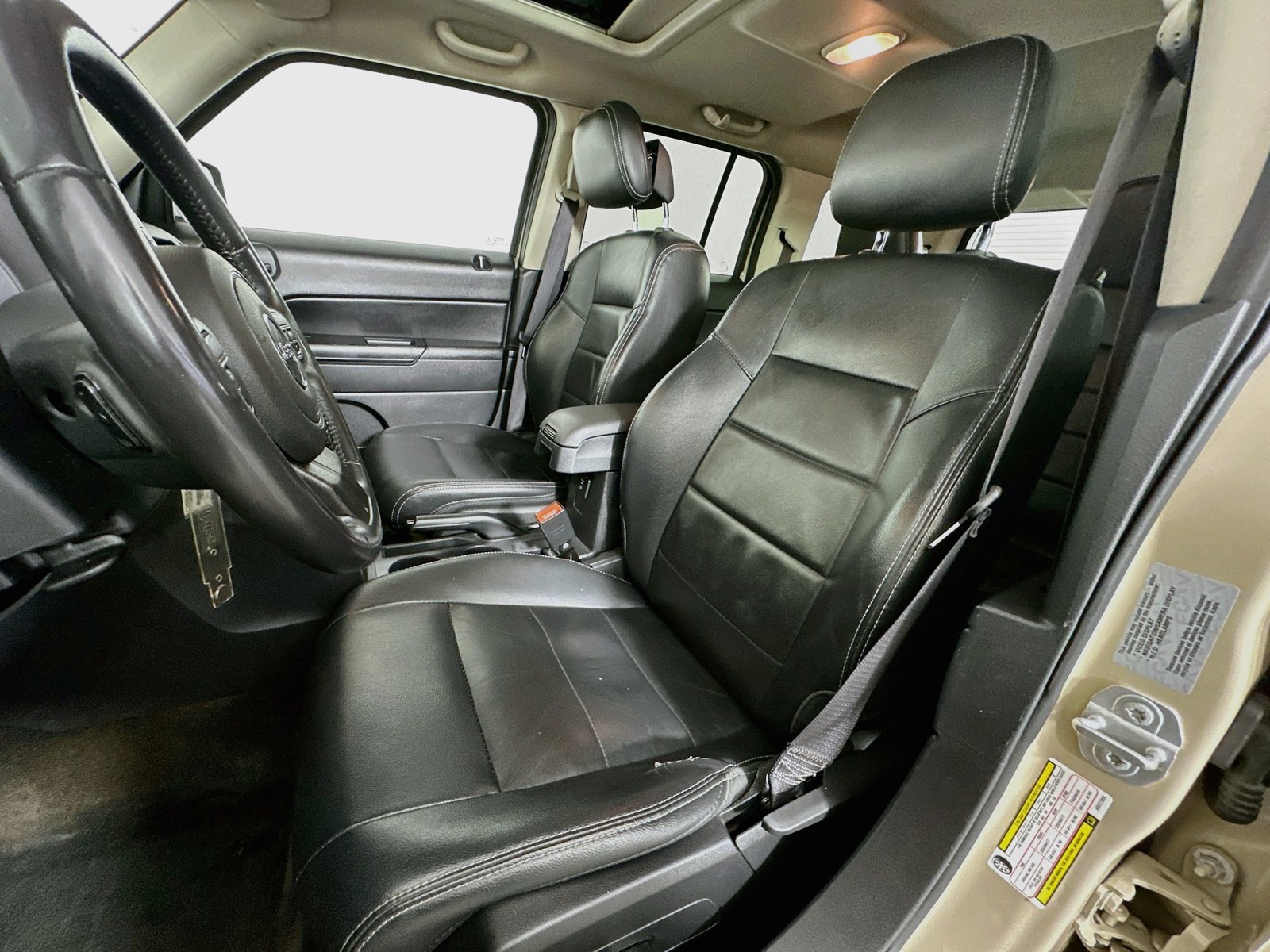 Used 2017 Jeep Patriot High Altitude AWD/4WD image 19