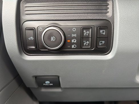 Used 2025 Ford F250 XLT w/ F-250 >10K GVWR Package image 16