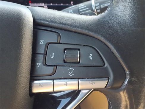 Used 2023 Cadillac Escalade ESV Premium Luxury image 23