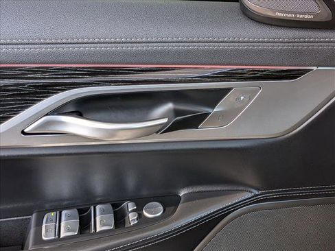 Used 2022 BMW 740i xDrive w/ M Sport Package image 15