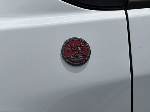 Used 2025 Jeep Compass Trailhawk AWD/4WD image 39