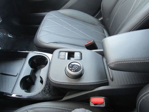 Used 2024 Ford Mustang Mach-E Select w/ Comfort Package Lite image 40