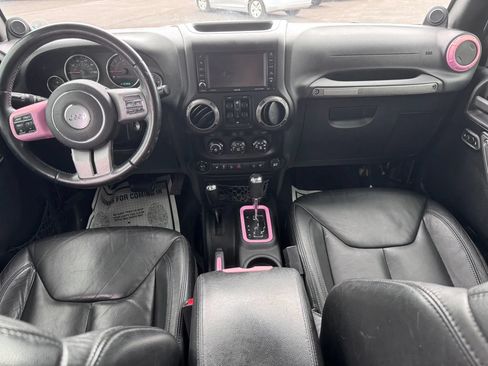Used 2013 Jeep Wrangler Unlimited Sahara AWD/4WD image 33