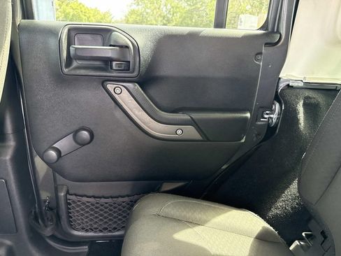 Used 2017 Jeep Wrangler Unlimited Sport AWD/4WD image 21