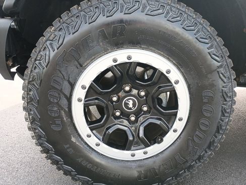 Used 2023 Ford Bronco Badlands w/ Sasquatch Package AWD/4WD image 33