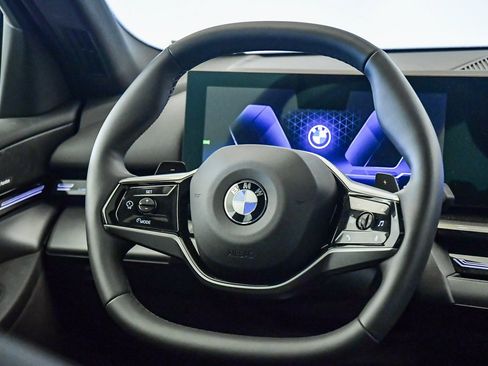 Used 2025 BMW 530i image 13