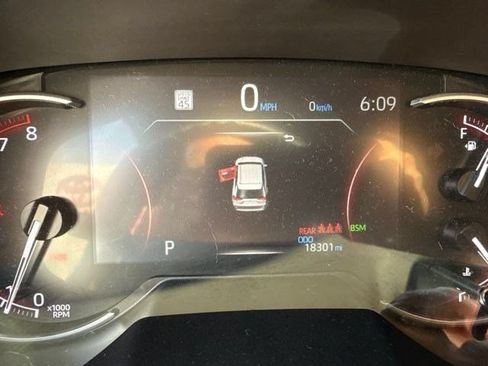 Used 2024 Toyota RAV4 XLE w/ Convenience Package FWD image 10