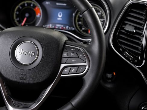 Used 2021 Jeep Cherokee Limited w/ Mopar Interior Package image 28