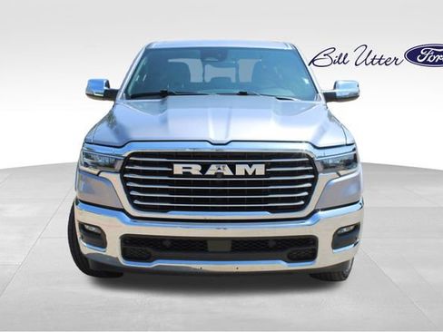 Used 2025 RAM 1500 Laramie AWD/4WD image 2