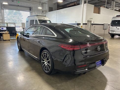 Used 2023 Mercedes-Benz EQS 580 4MATIC Sedan w/ Exclusive Trim Package image 4