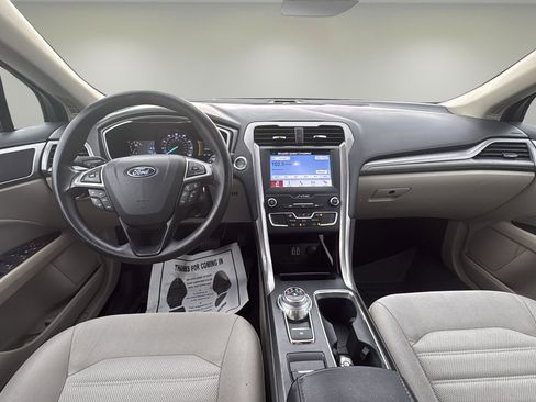 Used 2019 Ford Fusion SE image 9