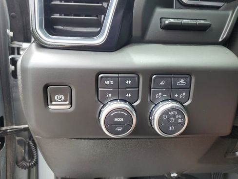 Used 2024 GMC Sierra 3500 Denali w/ Denali Reserve Package AWD/4WD image 30