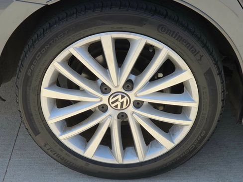 Used 2015 Volkswagen Jetta SE FWD image 28