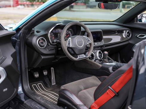 Used 2019 Chevrolet Camaro ZL1 RWD image 45