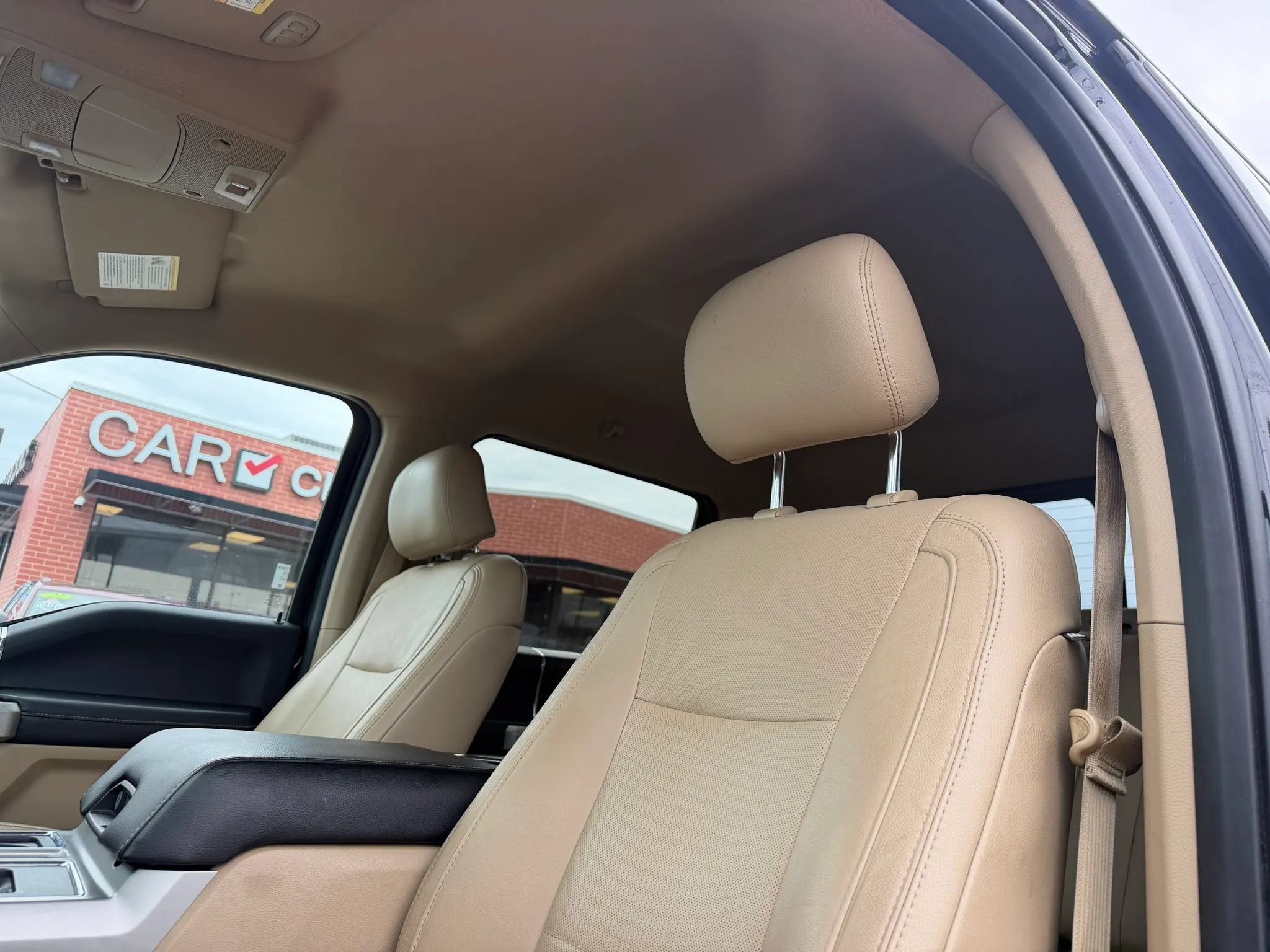 Used 2015 Ford F150 Lariat RWD image 9