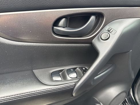 Used 2021 Nissan Rogue Sport S AWD/4WD image 15