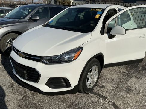 Used 2020 Chevrolet Trax LS image 14