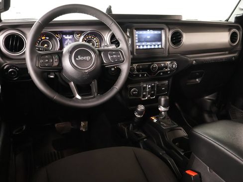 Used 2023 Jeep Wrangler Unlimited Sport AWD/4WD image 2